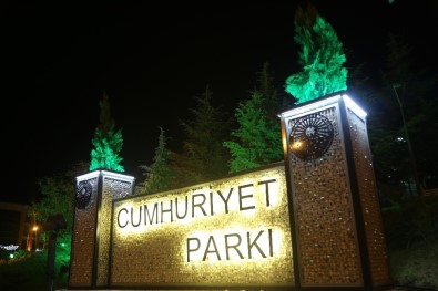 Cumhuriyet Parkı'nda Geleneksel Mimari Yaşatılıyor