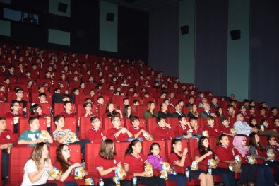 Denizli'de 12 Bin 617 Ortaokul Öğrencisi Sinema İle Buluşuyor