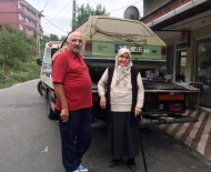 Emine Teyze'nin Bağışladığı Otomobil Kızılay Yararına 10 Bin TL'ye Satıldı