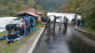Giresun'da Yayladan Dönen Tur Otobüsü Devrildi Açıklaması 13 Yaralı