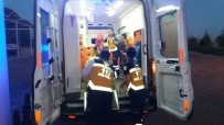 ÜÇGÖZ - Otomobil Şarampole Yuvarlandı Açıklaması 3 Yaralı