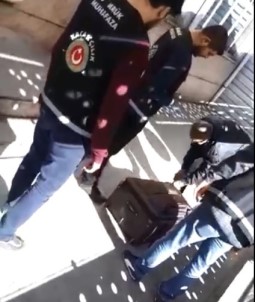 Sarp Sınır Kapısı'nda valizden çocuk çıktı