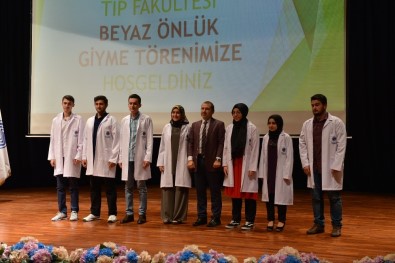 SAÜ'de Tıp Öğrencileri Beyaz Önlük Giydi