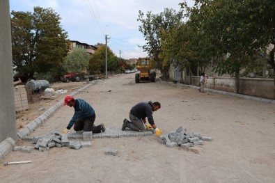 Uçhisar Belediyesi Yol Yapım Çalışmalarını Sürdürüyor