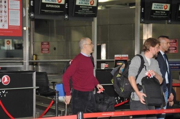 Büyükada davasında tahliye edilenler Türkiye'den ayrıldı.