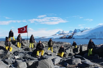 Bakan Özlü'den Antartika'ya Kurulacak Bilim Üssüne İlişkin Açıklama
