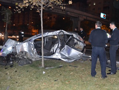 İçinde polislerin bulunduğu araç kaza yaptı: 2 şehit, 3 yaralı