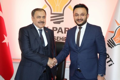 'İstanbul'daki Ağaçları Bile CHP Yönetimi Kuruttu'