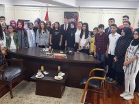 MUSTAFA ÇALIŞKAN - İstanbul Emniyet Müdürü Çalışkan'dan Öğrencilere Jest