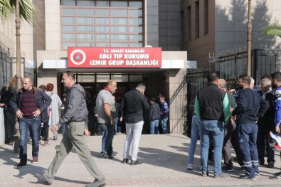 İzmir'deki Kazada Ölen Polislerin Cenazeleri Adli Tıpta