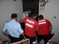 Kapıyı Kilitleyip Açmayan Eşine Yalvardı