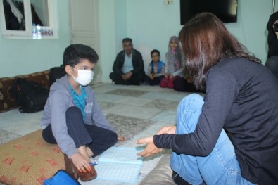Lösemi Hastası Mushab'a Evde Eğitim