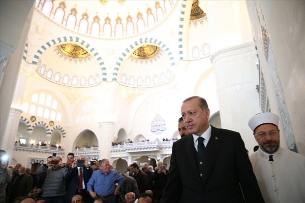 Cumhurbaşkanı Erdoğan Kur'an okudu