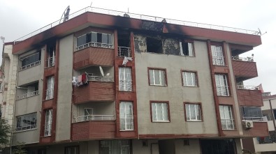 Arnavutköy'de Çok Sayıda Tüp Bulunan Evde Yangın Çıktı