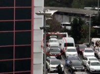 ŞÜPHELİ ARAÇ - Bayrampaşa'daki Şüpheli Araç Kontrollü Şekilde Patlatıldı