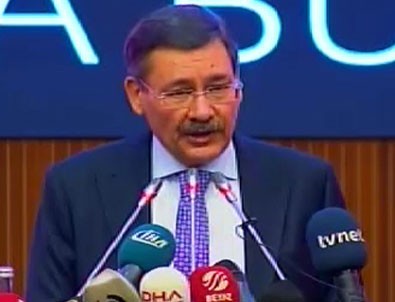 Melih Gökçek'in istifa ardından okuduğu dua