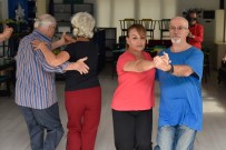 HÜLYA AVŞAR - Muratpaşa'nın Efsane Dansçıları Yetenek Sizsiniz'e Katıldı