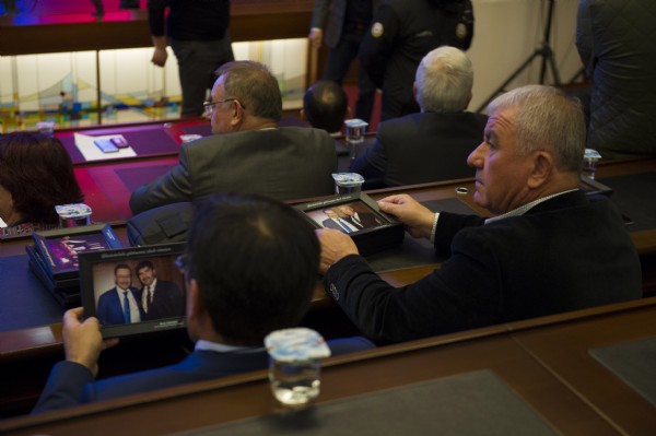 Gökçek veda ederken gözyaşlarını tutamadılar