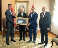 KıLıÇKAYA - Arıcılardan Bahçeli'ye 'Petekten Tablo'