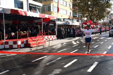 Çorlu'da Cumhuriyet Koşusu Düzenlendi