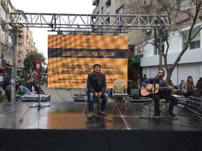 Cumhuriyet İçin 24 Saat Sahnede Kaldılar