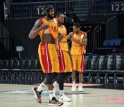 KADIN BASKETBOL TAKIMI - Galatasaray'ın Basketbol Derbilerinde Yüzü Gülmedi