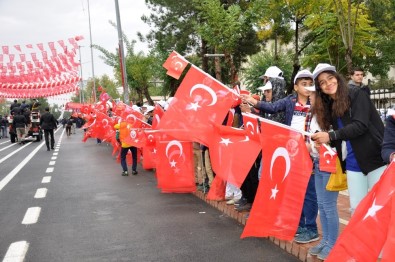 Güneydoğu'da 29 Ekim Halaylarla Kutlandı