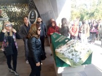 EMRAH YıLMAZ - Kadıköy'de Direksiyon Başında Vurulan Kadın Son Yolculuğuna Uğurlandı