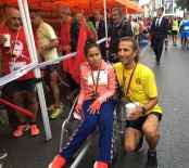 CUMHURİYET KOŞUSU - Tekerlekli Sandalyeli Kızı İle Cumhuriyet Koşusu'nda Yarıştı