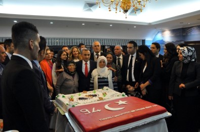 Tunceli'de Havai Fişekli Bayram Kutlaması