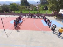 AHMET ALTAN - Alaşehir Belediyesi Öğrencilerin Yüzünü Güldürdü