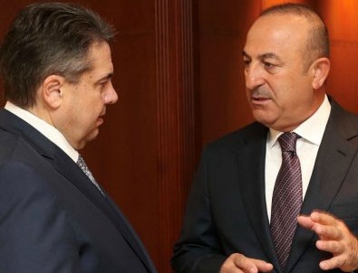 Çavuşoğlu, Alman mevkidaşı Gabriel ile telefonda görüştü