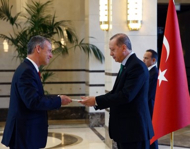 Cumhurbaşkanı Erdoğan, Belçika Büyükelçisi Malherbe'yi Ve Uganda Büyükelçisi Mubiru'yu Kabul Etti