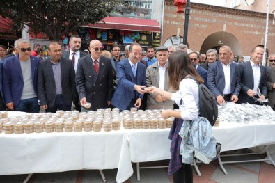 Edirne Belediyesi'nden Aşure İkramı