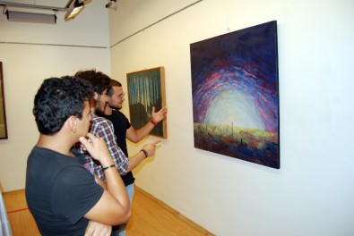 İsmail Tetikçi'nin Resim Sergisi İlgi Görüyor