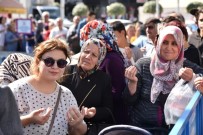 Manisa'da 10 Bin Kişilik Aşure Dağıtıldı