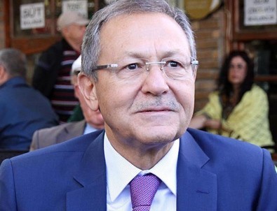 Ahmet Edip Uğur, istifa etti
