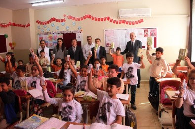 Başkan Seyfi Dingil'den 20 Bin Öğrenciye Diş Bakım Seti
