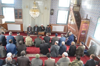 Çiçekli Şehitleri Mezarları Başında Dualarla Anıldı