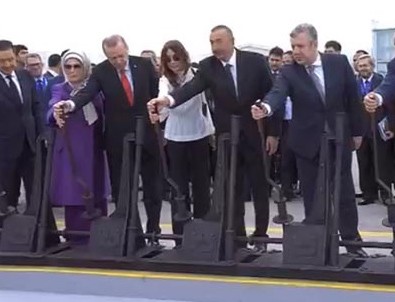 Bakü - Tiflis- Kars Demiryolu hattı açıldı