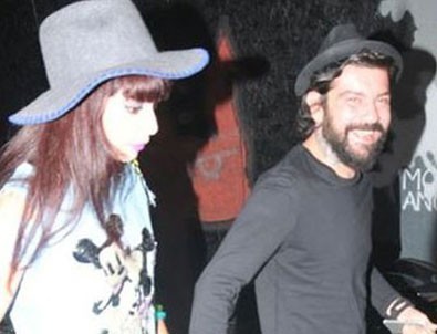 İrem Derici'nin eski eşi Rıza Esendemir sevgilisiyle görüntülendi