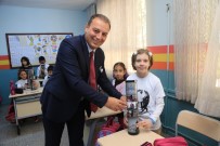 HALİL İBRAHİM ŞENOL - Gaziemir'de 45 Okula 2 Bin 500 Satranç Takımı Dağıtıldı
