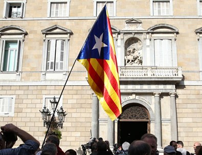 Katalonya'nın tek taraflı bağımsızlık ilanı iptal edildi