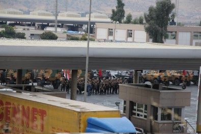 Sınır Kapısı Irak'a Devredildi, Askerler Tatbikat Alanına Döndü