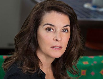 Ünlü oyuncudan şoke eden itiraf: Evde tecavüz etti!