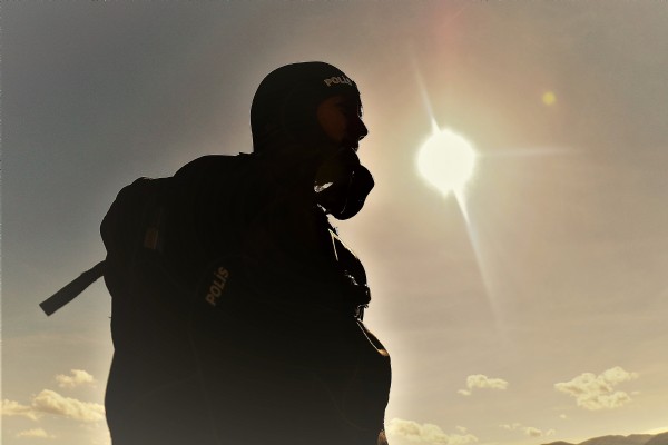 Denizin dibinde cinayeti aydınlatıyorlar