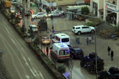 Hakkari'de Polis Noktasına Yıldırım Düştü Açıklaması 2'Si Polis 3 Yaralı