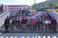 DÜNYA HAYVANLARı KORUMA GÜNÜ - Hayvan Barınağı Bu Sefer Kedi, Köpek Sesinin Yanı Sıra Çocuk Sesleri Çınlattı