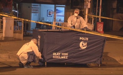 İzmir'de Bıçaklı Kavga Açıklaması 1 Ölü, 1 Ağır Yaralı