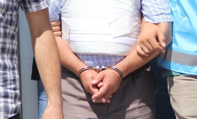 İzmir'de FETÖ'den 52 Tutuklama